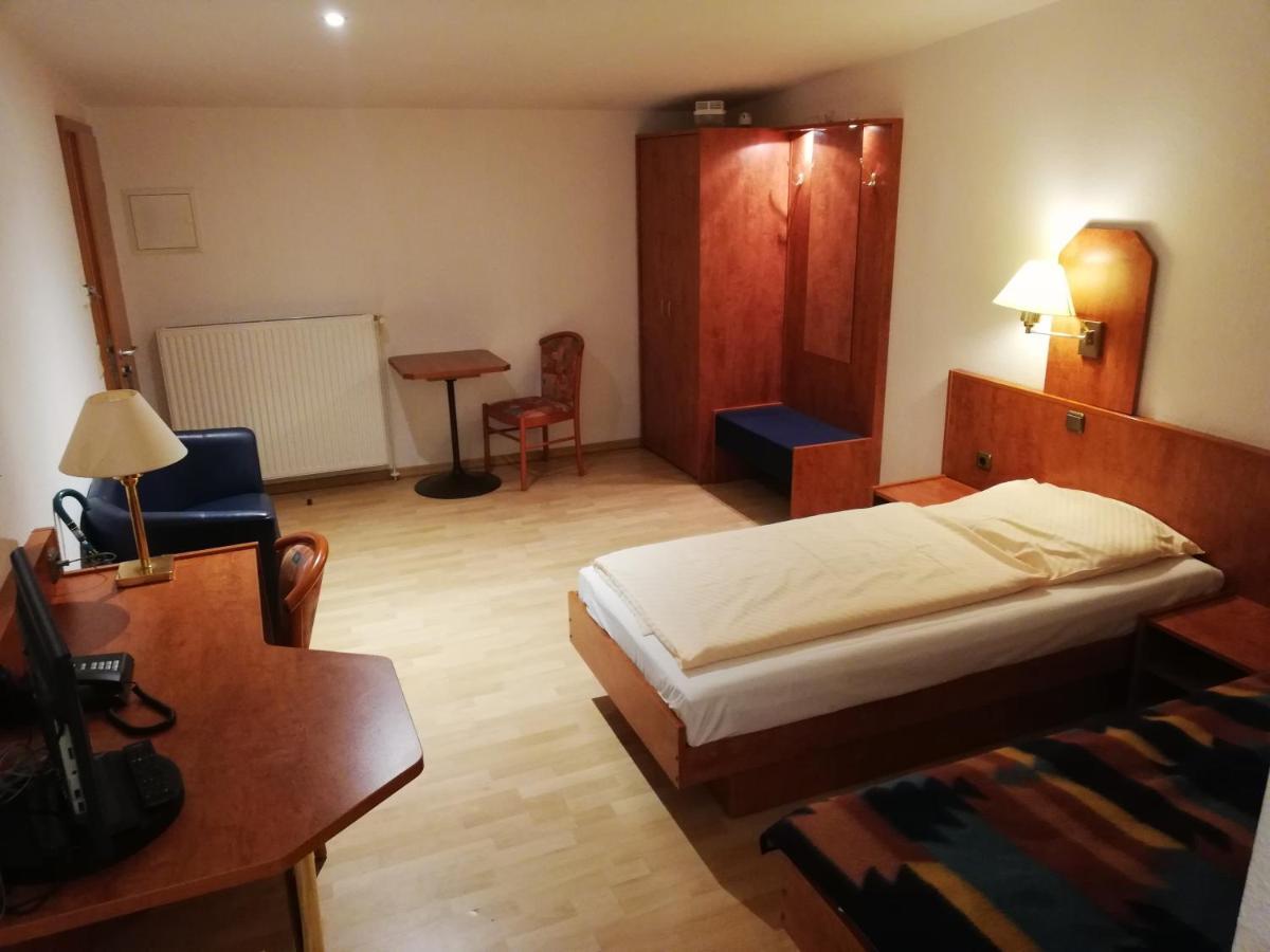 Hotel Dorfschaenke Büdelsdorf Zewnętrze zdjęcie